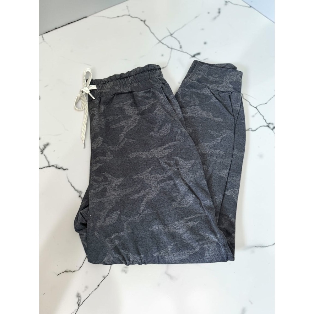 Vuori Performance Jogger Camouflage Crop Pants Women's SMALL